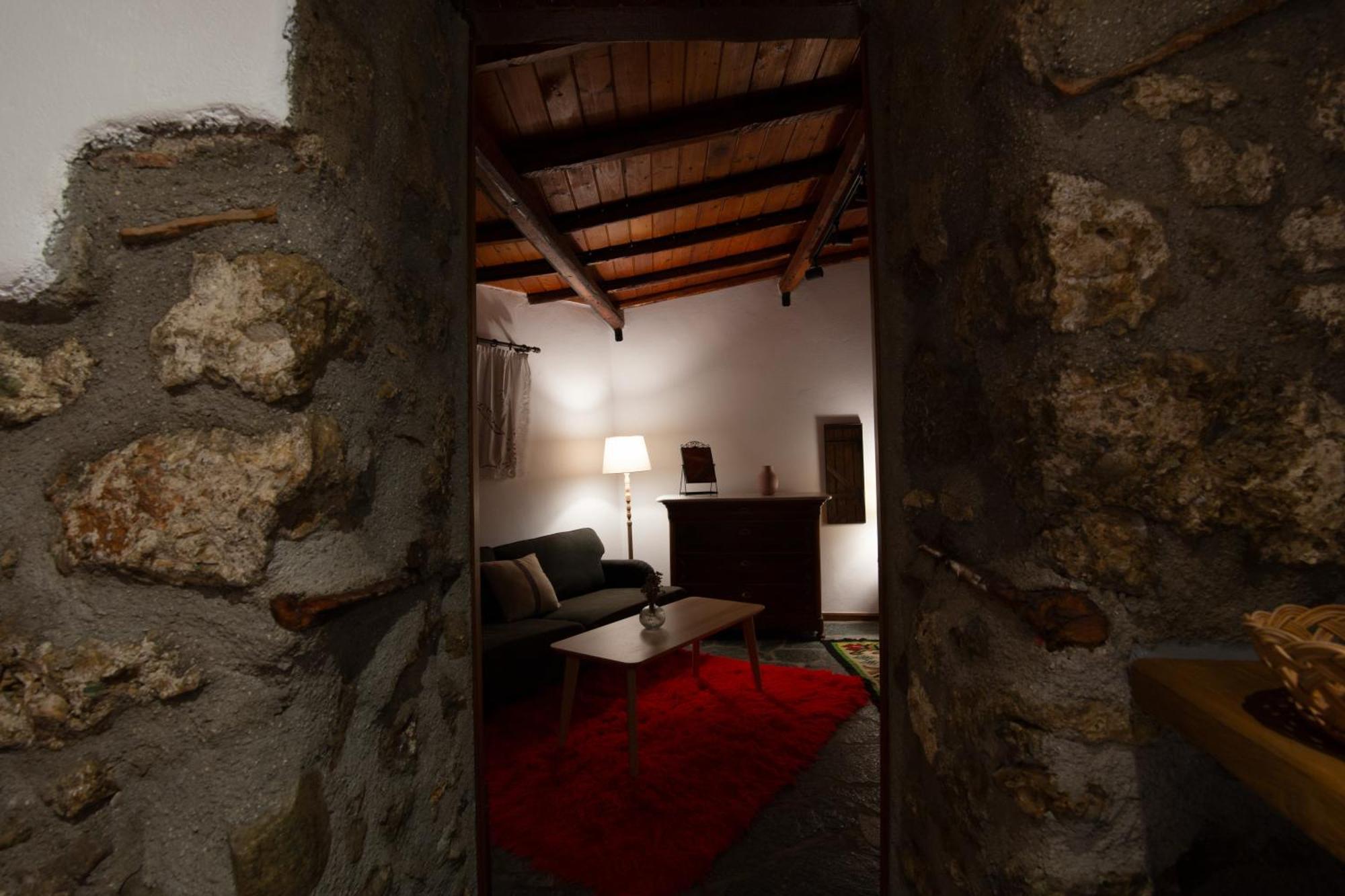 Fteri Stone House In Platanos, Akrataアパートメント エクステリア 写真
